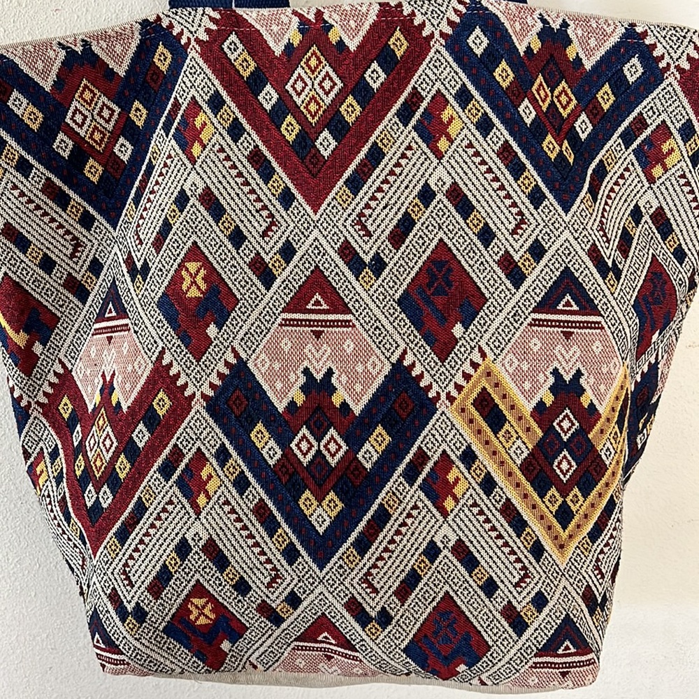 Canvas Pattern Tote Bag - Picture 3 of 10